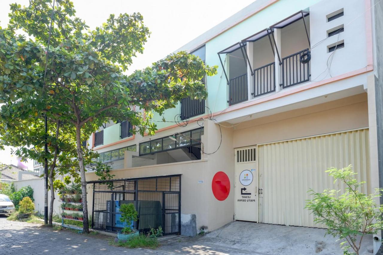 Hotel Reddoorz Near Stasiun Tawang 2*