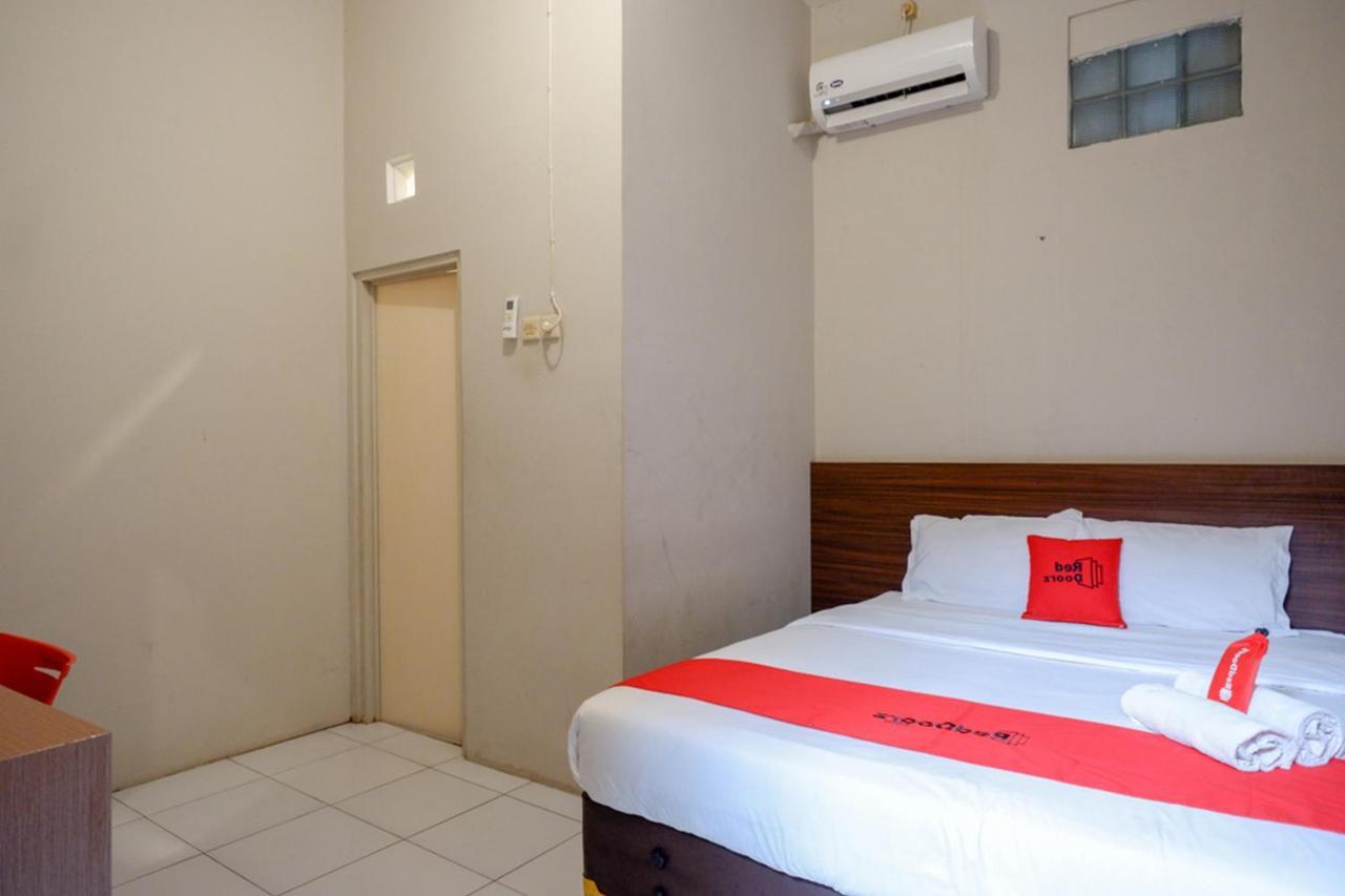 Hotel Reddoorz Near Stasiun Tawang