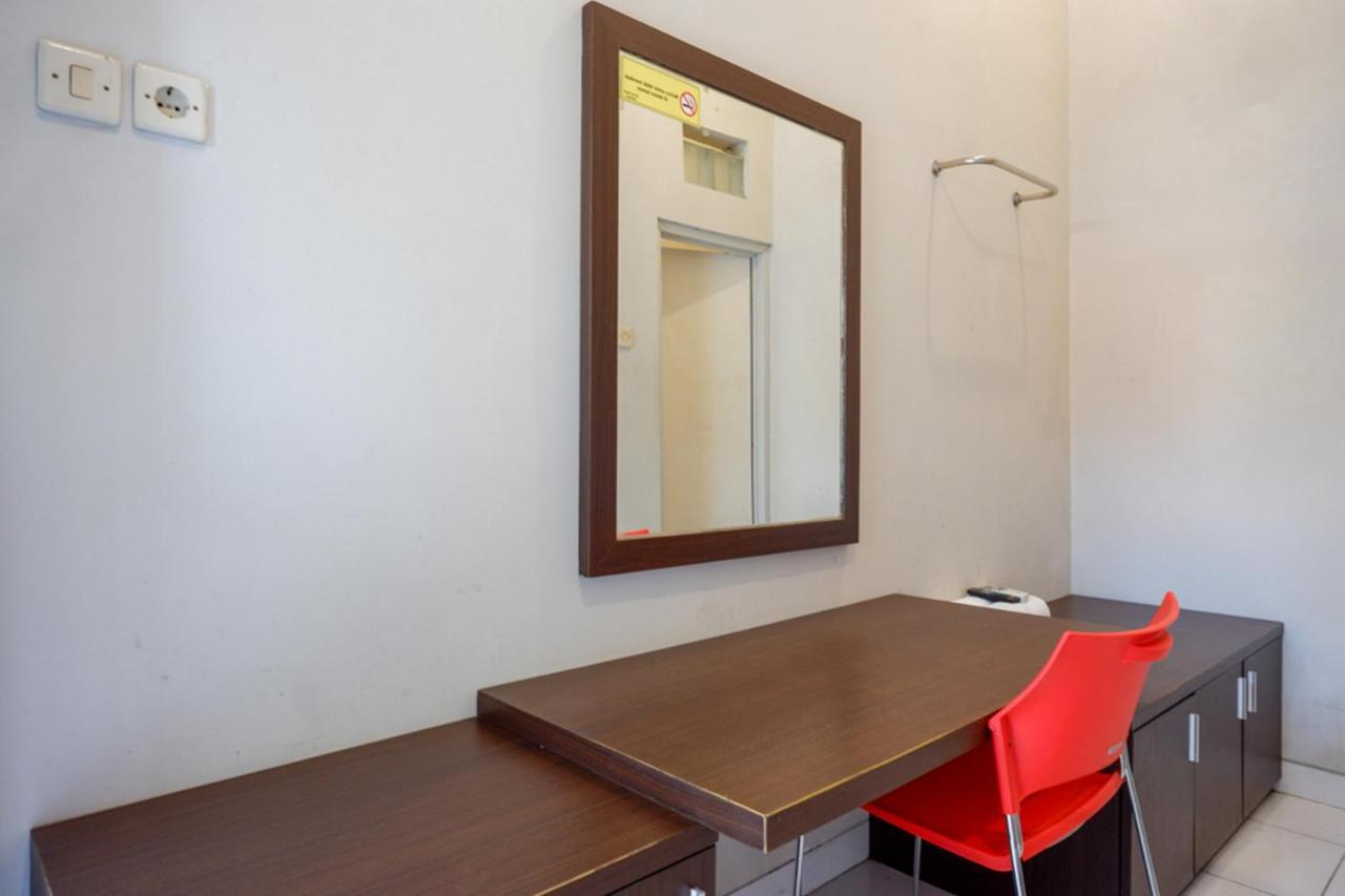 Reddoorz Near Stasiun Tawang Hotel Semarang
