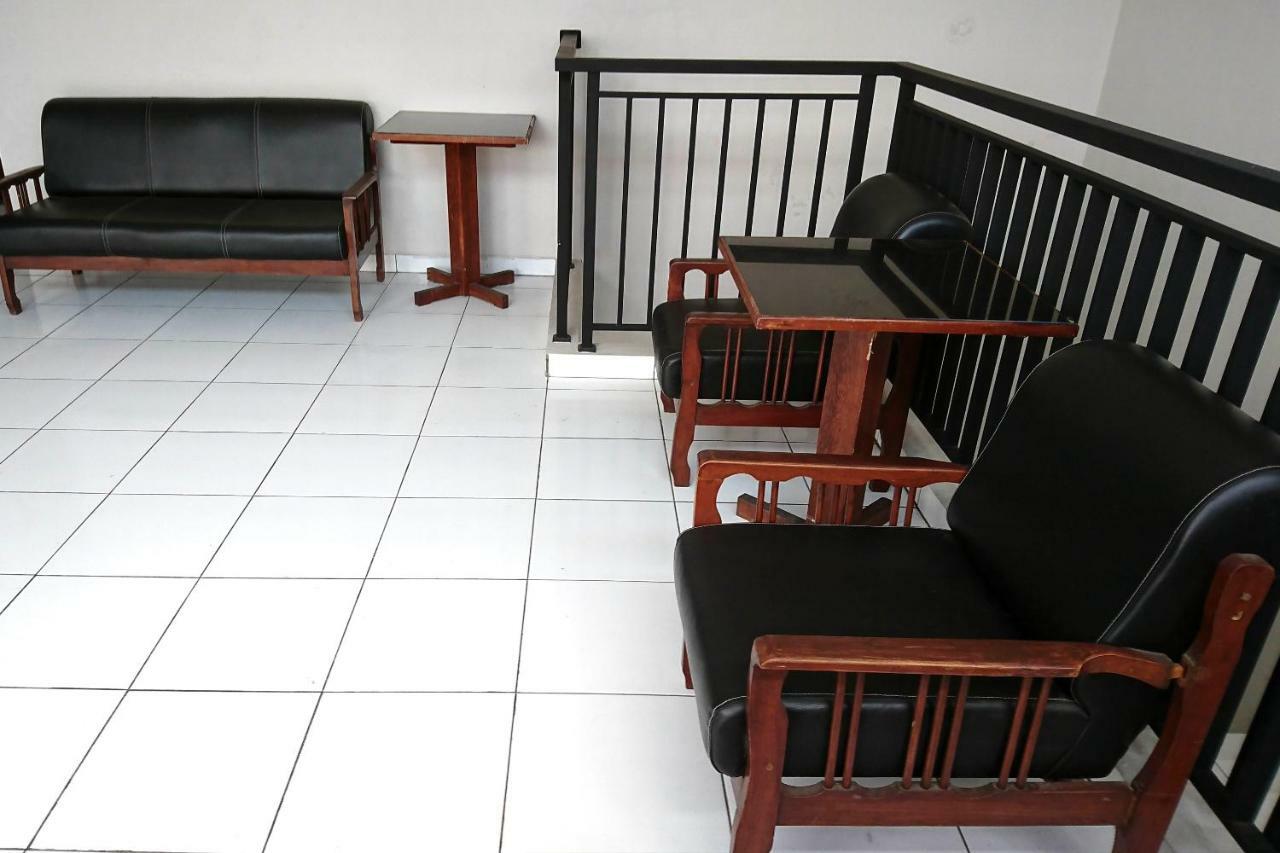 Reddoorz Near Stasiun Tawang Hotel 2*